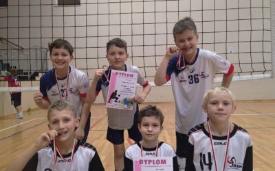 Kolejne siatkarskie doświadczenie – „dwójki” chłopców grały w Międzyborowie