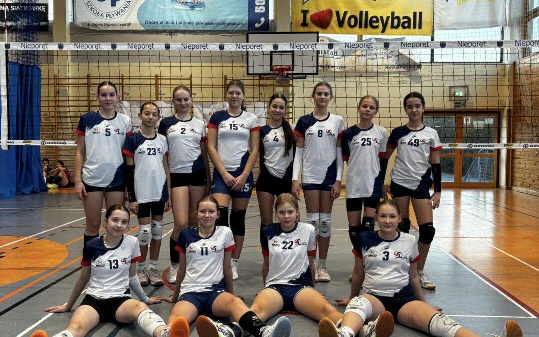 Dziewczyny w „czwórkach” na III miejscu w Nieporęcie!