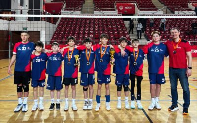 II miejsce w Świąteczno-Noworocznym Turnieju Siatkówki chłopców w Ostrowcu Św.